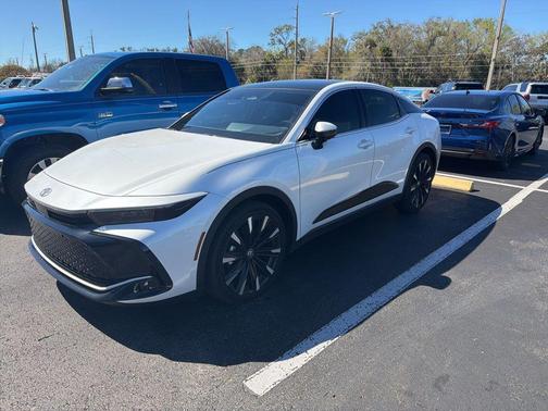 2024 Toyota Crown Platinum