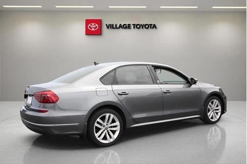 2019 Volkswagen Passat 2.0T Wolfsburg Edition
