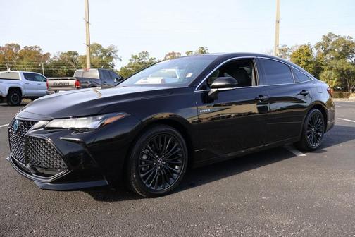 2019 Toyota Avalon Hybrid XSE