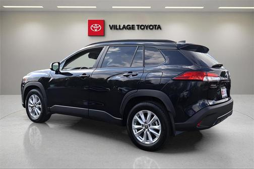 2025 Toyota Corolla Cross LE