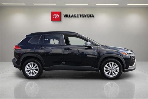 2025 Toyota Corolla Cross LE