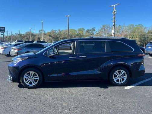 2022 Toyota Sienna Limited
