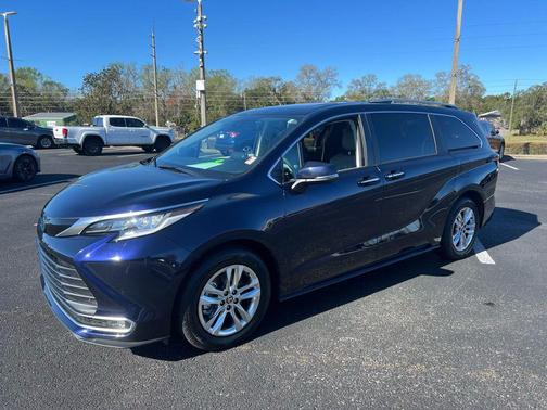 2022 Toyota Sienna Limited