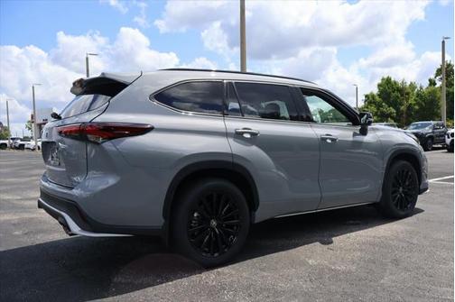 2025 Toyota Highlander XSE