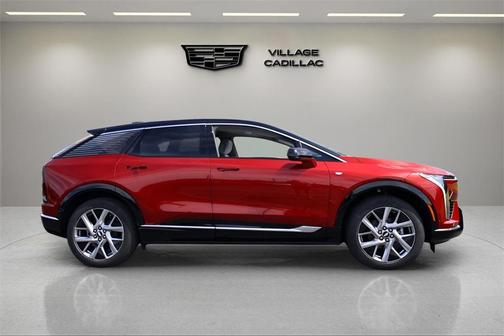 2025 Cadillac OPTIQ Luxury 1 AWD
