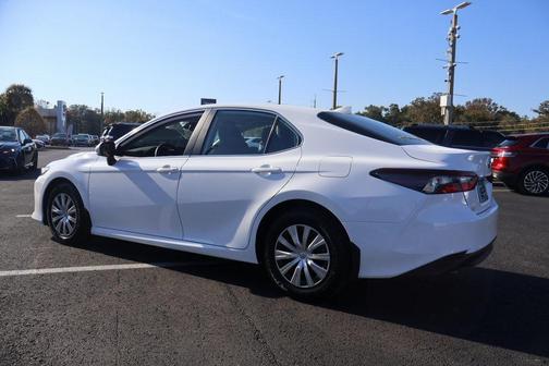 2024 Toyota Camry Hybrid LE