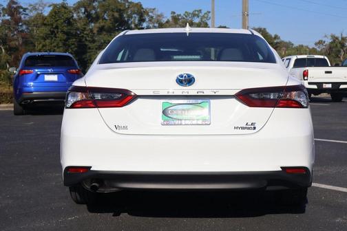 2024 Toyota Camry Hybrid LE