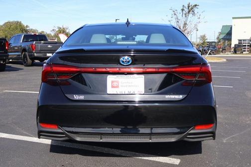2019 Toyota Avalon Hybrid XSE