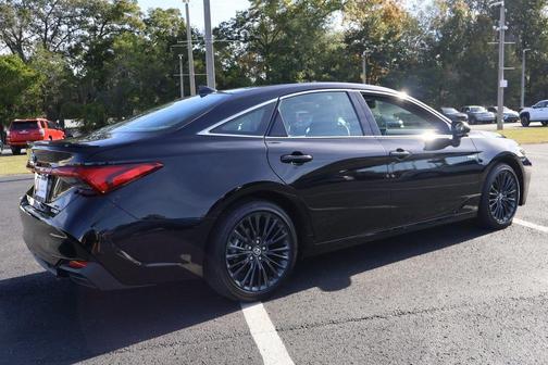2019 Toyota Avalon Hybrid XSE