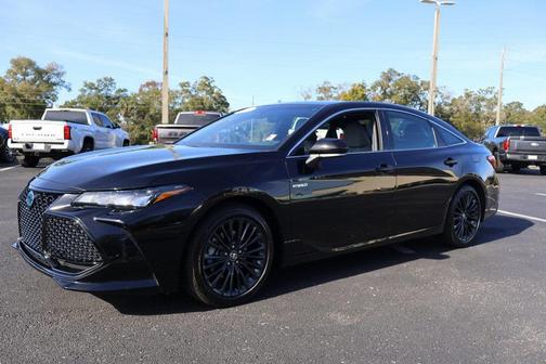 2019 Toyota Avalon Hybrid XSE