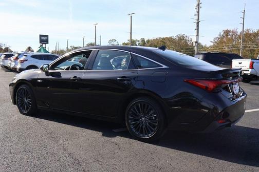 2019 Toyota Avalon Hybrid XSE