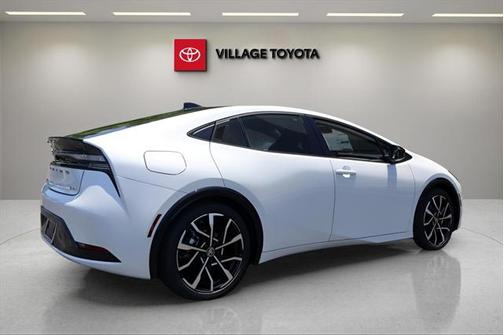 2025 Toyota Prius L