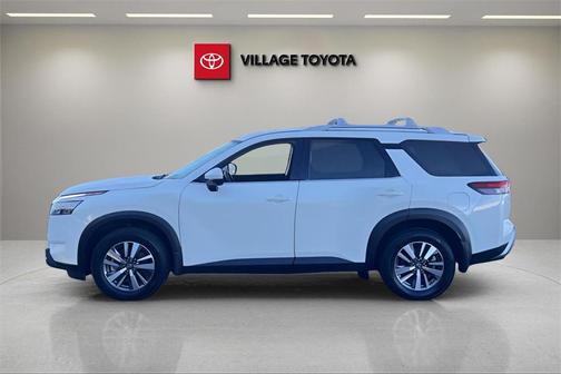 2024 Nissan Pathfinder SL FWD