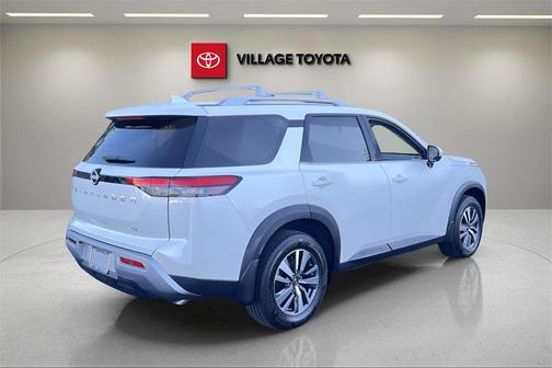 2024 Nissan Pathfinder SL FWD