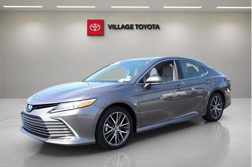 2023 Toyota Camry Hybrid XLE