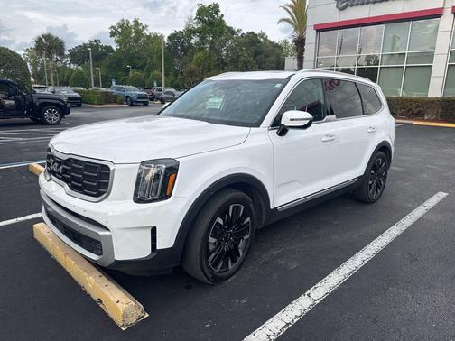 Glacial White Pearl 2024 Kia Telluride SX