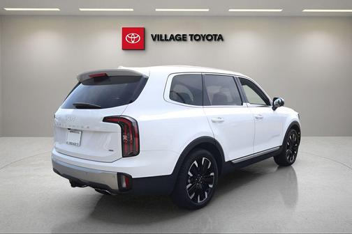 Glacial White Pearl 2024 Kia Telluride SX