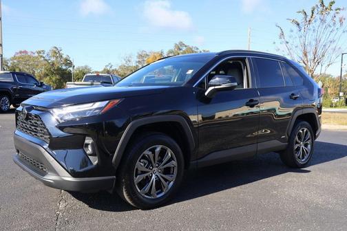 2025 Toyota RAV4 Hybrid XLE Premium