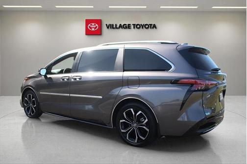 2024 Toyota Sienna Platinum 7 Passenger