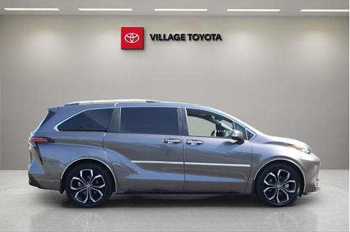 2024 Toyota Sienna Platinum 7 Passenger
