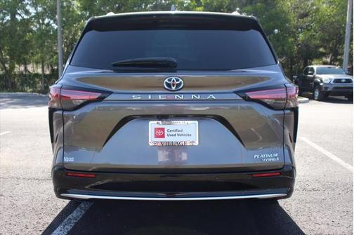 2024 Toyota Sienna Platinum 7 Passenger
