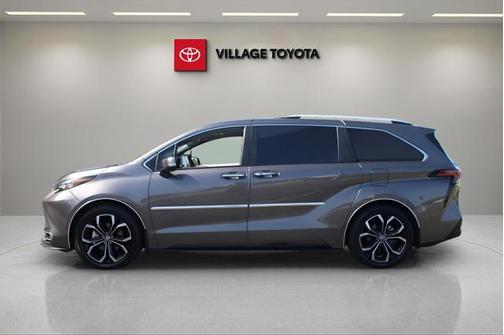 2024 Toyota Sienna Platinum 7 Passenger