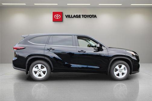 2025 Toyota Highlander LE