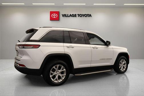 Bright White Clearcoat 2023 Jeep Grand Cherokee Limited