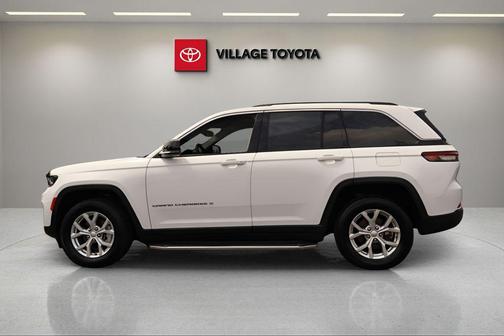 Bright White Clearcoat 2023 Jeep Grand Cherokee Limited