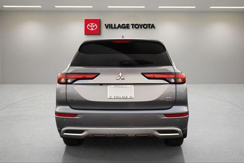 Mercury Gray Metallic 2023 Mitsubishi Outlander PHEV SEL