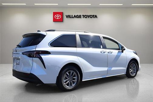 2026 Toyota Sienna XLE