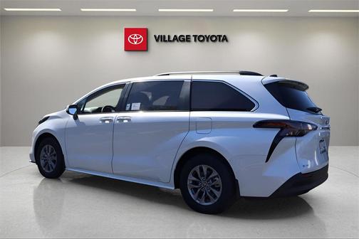 2026 Toyota Sienna XLE