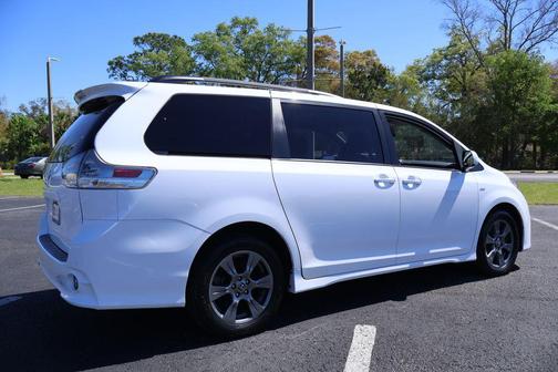 2019 Toyota Sienna SE