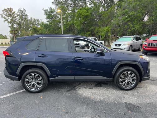 2023 Toyota RAV4 Hybrid XLE Premium