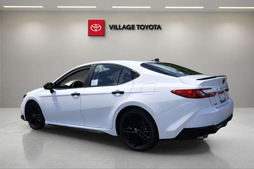 Ice 2026 Toyota Camry SE
