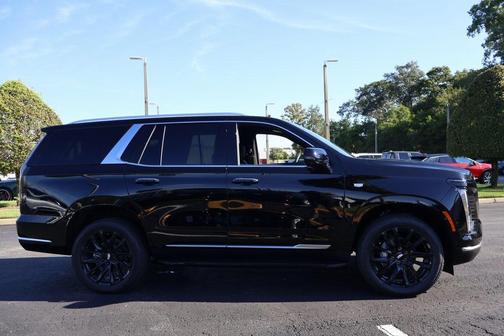 2025 Cadillac Escalade Luxury