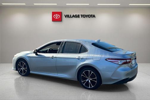 Celestial Silver Metallic 2020 Toyota Camry Hybrid XLE