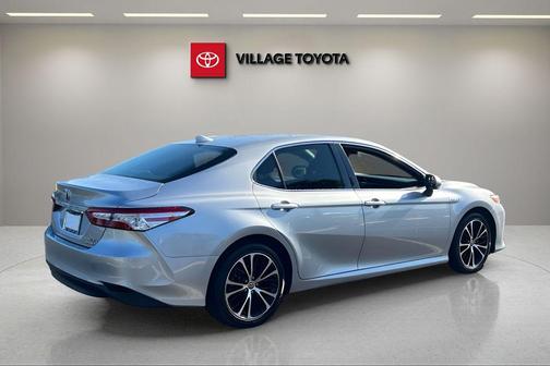 Celestial Silver Metallic 2020 Toyota Camry Hybrid XLE