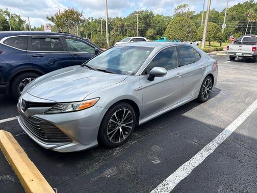 Celestial Silver Metallic 2020 Toyota Camry Hybrid XLE