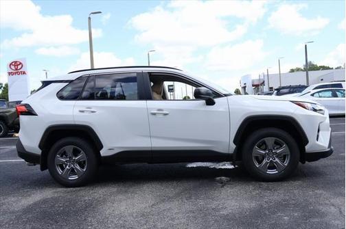 2025 Toyota RAV4 Hybrid LE
