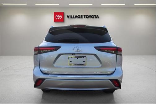 2025 Toyota Highlander Platinum