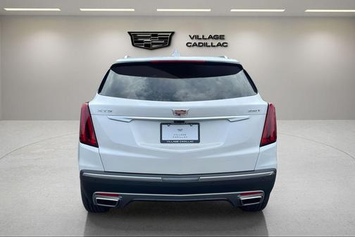 Crystal White Tricoat 2026 Cadillac XT5 Premium Luxury