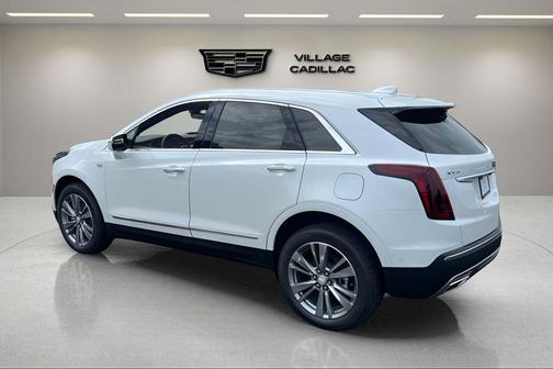 Crystal White Tricoat 2026 Cadillac XT5 Premium Luxury