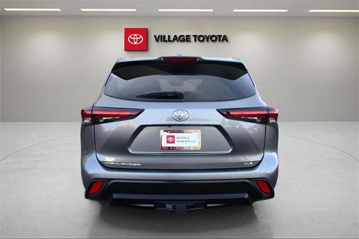 2025 Toyota Highlander Hybrid XLE