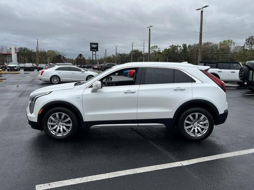 2023 Cadillac XT4 Premium Luxury
