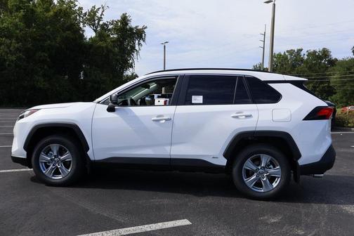 2025 Toyota RAV4 Hybrid SE