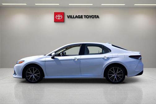 2024 Toyota Camry Hybrid XLE