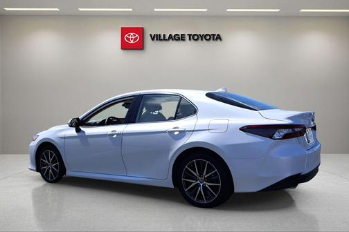 2024 Toyota Camry Hybrid XLE