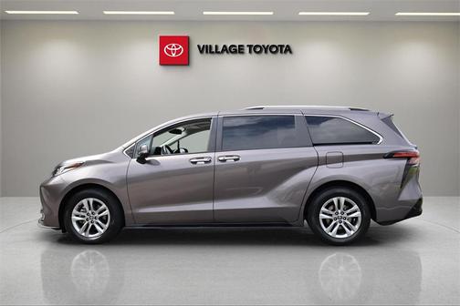 2022 Toyota Sienna Limited 7-Passenger