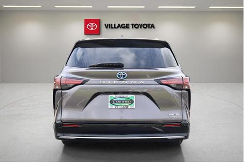 2022 Toyota Sienna Limited 7-Passenger